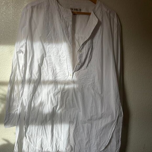 Crisp white lady's tuxedo shirt - Picture 3 of 3